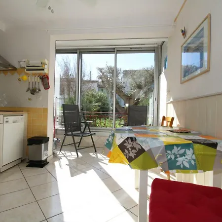Apartamento T1 Avec Cuisine Equipee Et Parking, Proche Thermes Et Commerces A - Fr-1-553-129