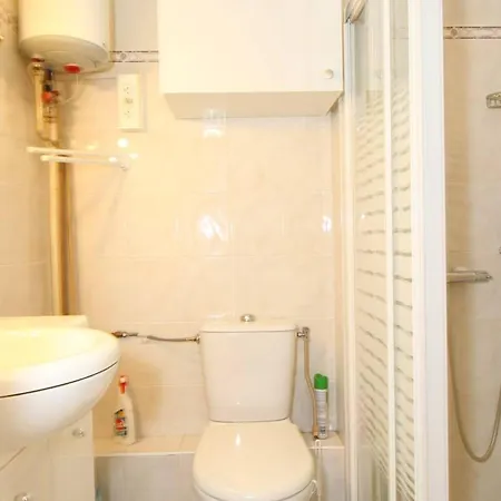 T1 Avec Cuisine Equipee Et Parking, Proche Thermes Et Commerces A - Fr-1-553-129 Balaruc-les-Bains