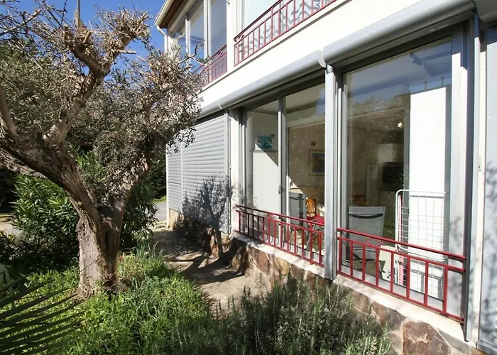 Apartamento T1 Avec Cuisine Equipee Et Parking, Proche Thermes Et Commerces A - Fr-1-553-129 *