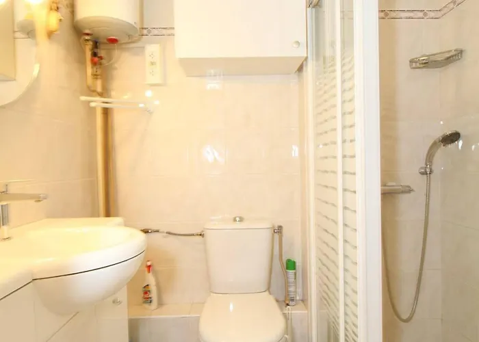 T1 Avec Cuisine Equipee Et Parking, Proche Thermes Et Commerces A - Fr-1-553-129 Balaruc-les-Bains